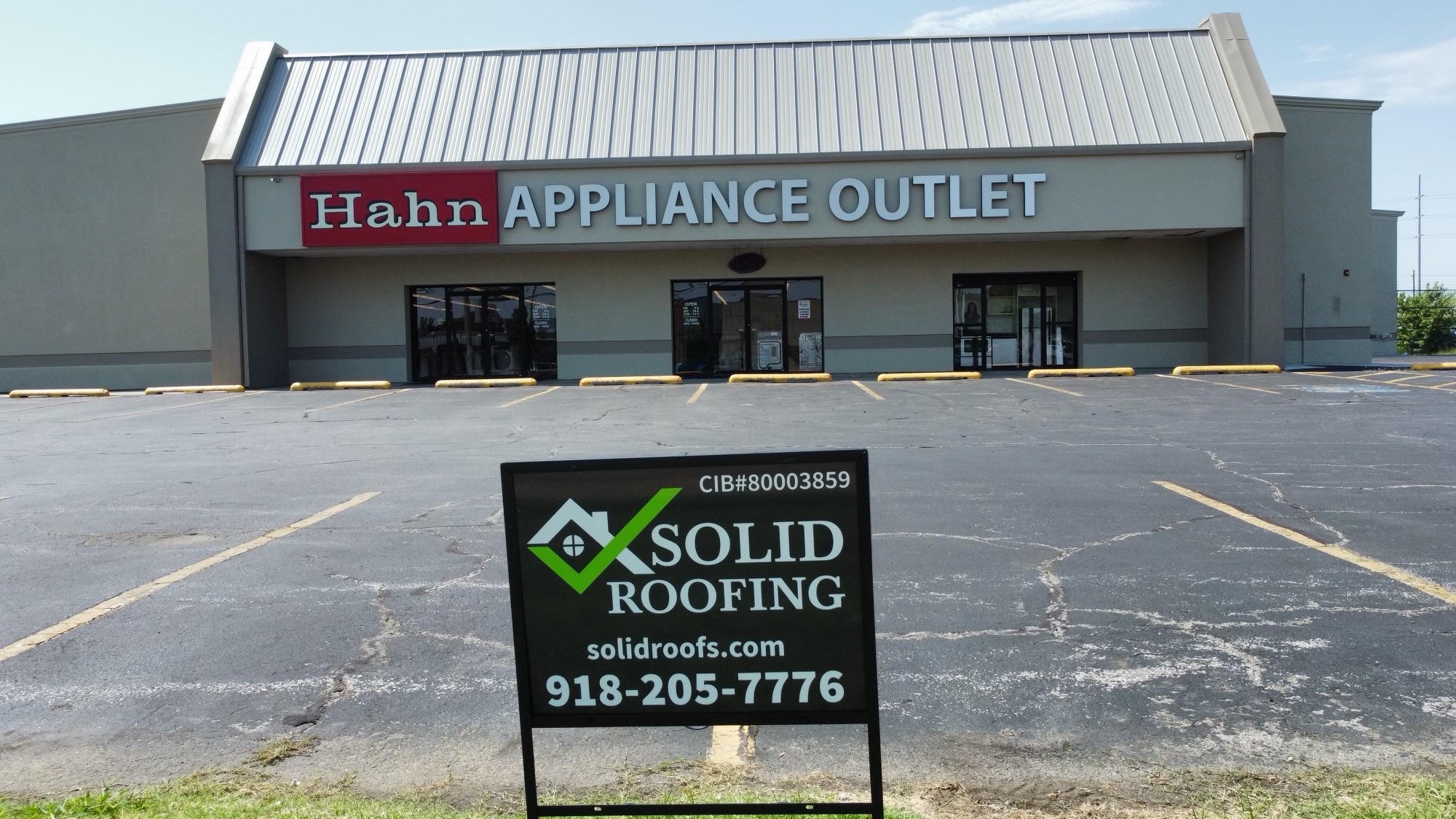 Commercial Roof Replacement finished project at Hahn Appliance